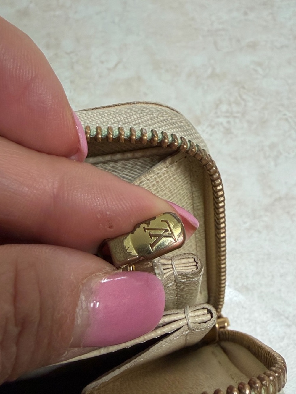 Louis Vuitton Zippy Wallet in Damier Azur Cream and Blue - Picture 15 of 17